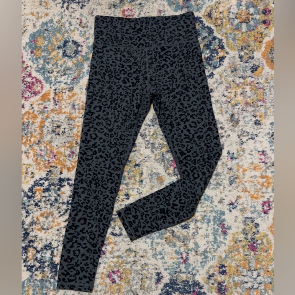 Athleta Elation Ultra High Rise Tight Size Medium Gray Black Cheetah Print